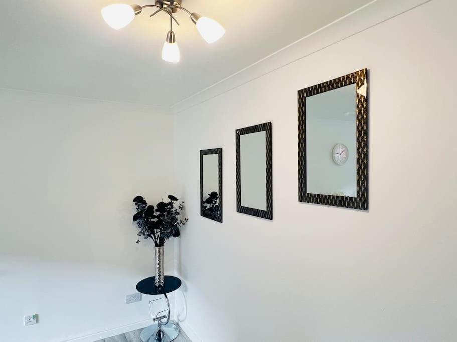 إدنبرة Superb 2 Bedroom Apartment With Free Parking المظهر الخارجي الصورة
