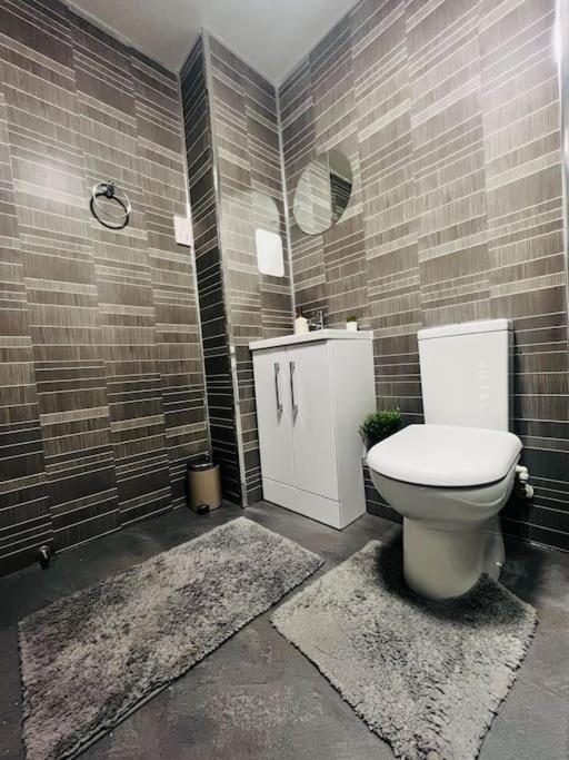 إدنبرة Superb 2 Bedroom Apartment With Free Parking المظهر الخارجي الصورة